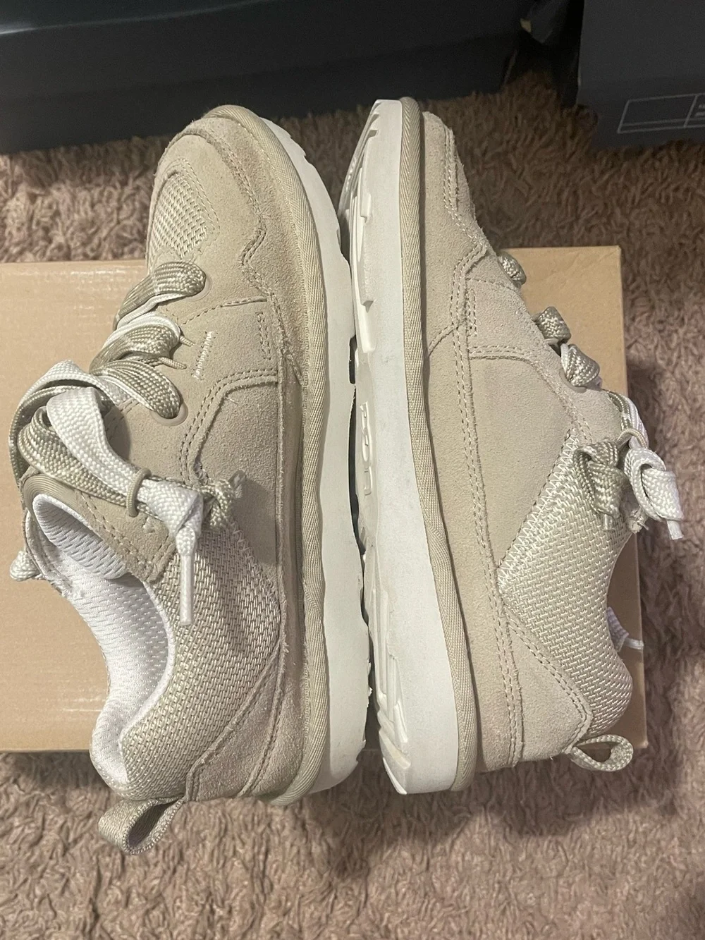 UGG sneaker